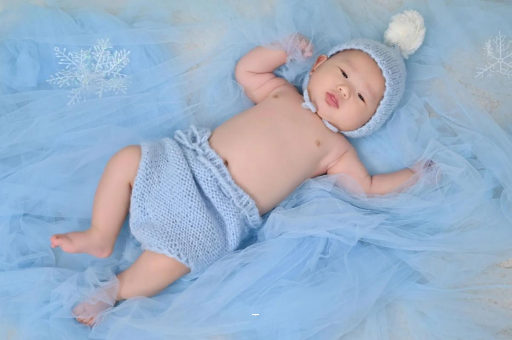 乐山宝宝吐奶黄色